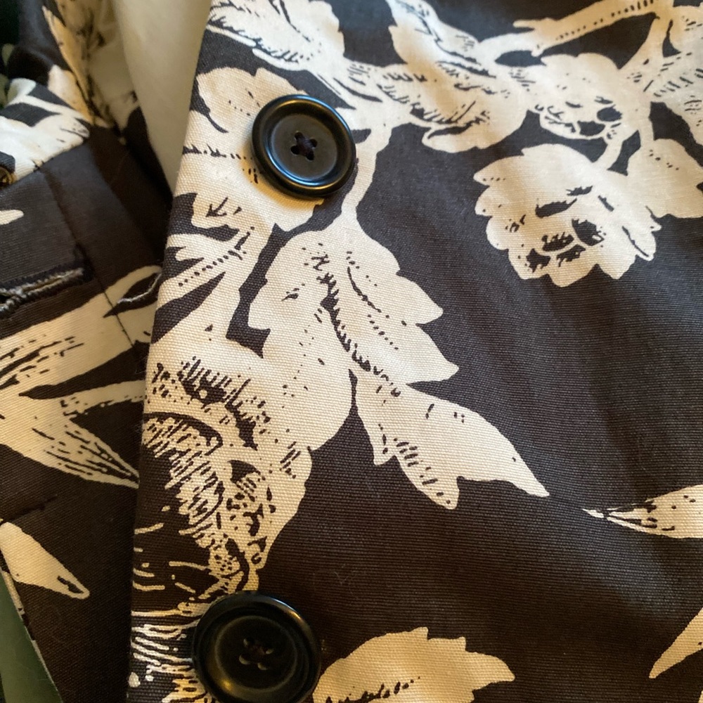 Dress jacket for spring or fall - Picture 3 of 6